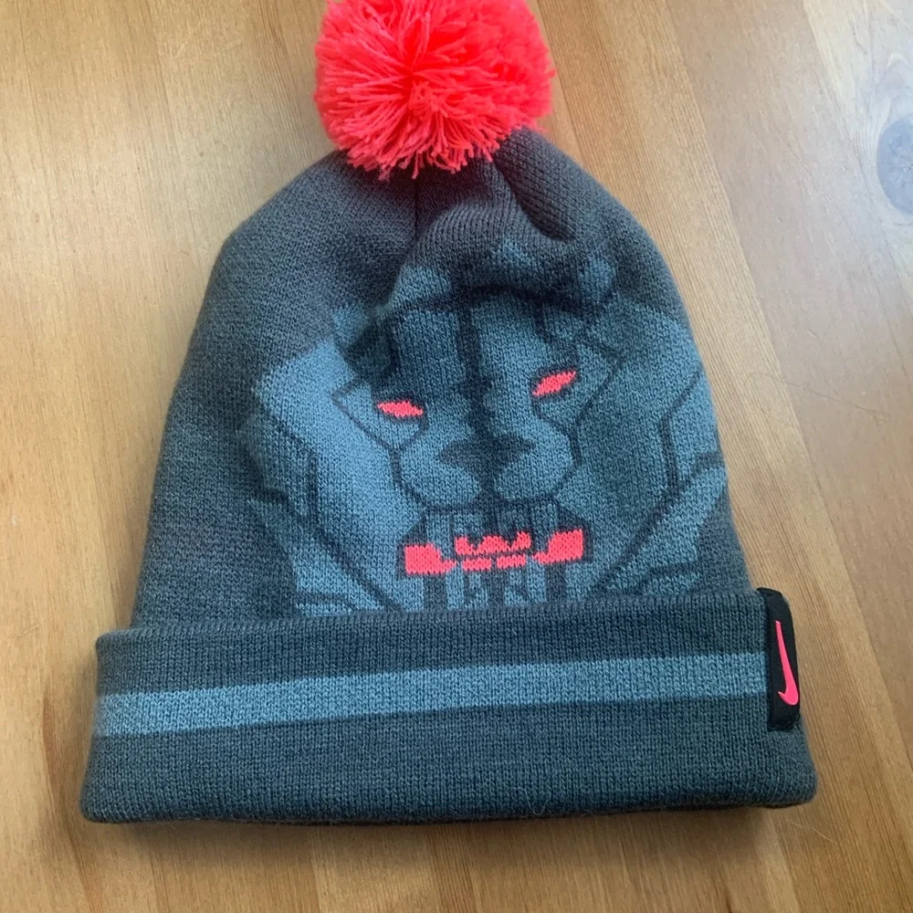 Girls winter Nike‎ hat - Picture 2 of 3